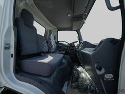Isuzu NPR 71H