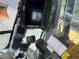 Caterpillar 325FLCR Excavator – 2 Buckets, R8 Rototilt and Mak