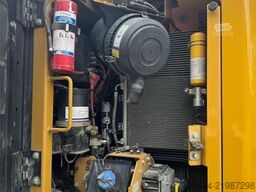 Caterpillar 325FLCR Excavator – 2 Buckets, R8 Rototilt and Mak
