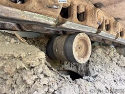 Kobelco SK140SRLC-3 crawler excavator with tiltrotator and