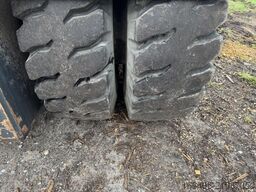 Kalmar DCG330-12