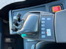 JUNGHEINRICH EFG 215 / Triplex: 4.25m! / SS / nur 2.865h!