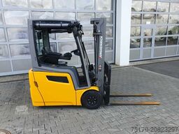 JUNGHEINRICH EFG 215 / Triplex: 4.25m! / SS / nur 2.184h!