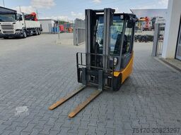 JUNGHEINRICH EFG 215 / Triplex: 4.25m! / SS / nur 2.184h!