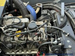 Dulevo DULEVO 2000 3 Besen- 4x4Allrad- 4 Radlenkung