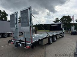 MERCEDES-BENZ Actros mit Rampen, Maschinentransporter