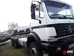 Mercedes-Benz 2527 6x4motor slecht