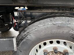 SCHMITZ CARGOBULL 2-Assige gestuurde bloemen/planten oplegger met