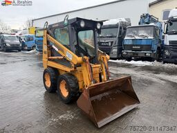 Case 1825 | 17 KW | 4x4 |Kompaktlader mit Schaufel