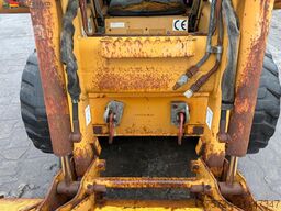 Case 1825 | 17 KW | 4x4 |Kompaktlader mit Schaufel