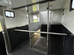 Renault Midlum Renault Midlum Kleinsman opbouw 6 paards