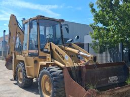 Komatsu WB98A-2