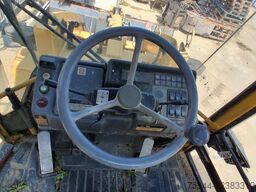 Komatsu WB98A-2