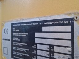 Komatsu WB98A-2