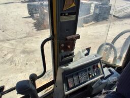 Komatsu WB98A-2