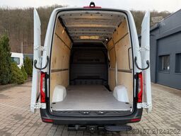 MERCEDES-BENZ Sprinter 319CDI V6 Kasten L2H2 RWD LED AHK3500KG
