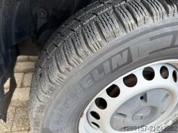 MERCEDES-BENZ Sprinter 319CDI V6 Kasten L2H2 RWD LED AHK3500KG