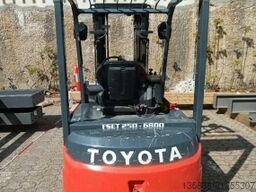 Toyota traigo 8FBMKT25