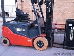 Toyota traigo 8FBMKT25