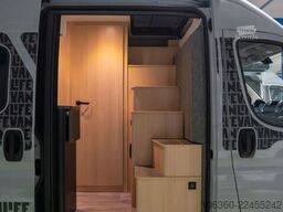 SUNLIGHT CLIFF 540 VAN LIFE