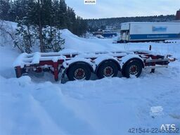 HFR KM 24 3-axle container trailer w/ two sets of tire