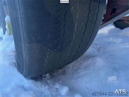 HFR KM 24 3-axle container trailer w/ two sets of tire