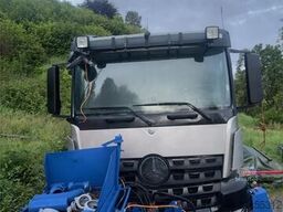 Mercedes-Benz Arocs with a Meyco Roadrunner concrete spray unit