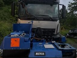 Mercedes-Benz Arocs with a Meyco Roadrunner concrete spray unit