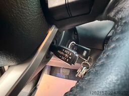 TOYOTA Hilux 2,4D Double Cab Comfort 4x4 Hardtop Autom.