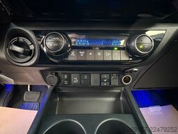 TOYOTA Hilux 2,4D Double Cab Comfort 4x4 Hardtop Autom.