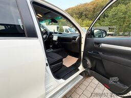 TOYOTA Hilux 2,4D Double Cab Comfort 4x4 Hardtop Autom.