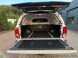 TOYOTA Hilux 2,4D Double Cab Comfort 4x4 Hardtop Autom.