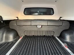 TOYOTA Hilux 2,4D Double Cab Comfort 4x4 Hardtop Autom.