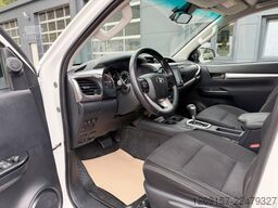 TOYOTA Hilux 2,4D Double Cab Comfort 4x4 Hardtop Autom.