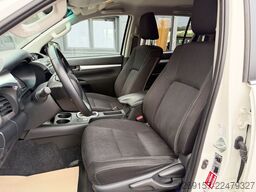 TOYOTA Hilux 2,4D Double Cab Comfort 4x4 Hardtop Autom.