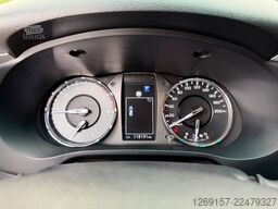TOYOTA Hilux 2,4D Double Cab Comfort 4x4 Hardtop Autom.