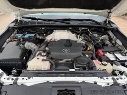 TOYOTA Hilux 2,4D Double Cab Comfort 4x4 Hardtop Autom.