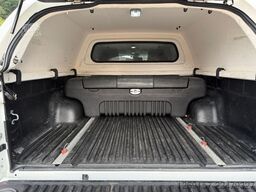 TOYOTA Hilux 2,4D Double Cab Comfort 4x4 Hardtop Autom.