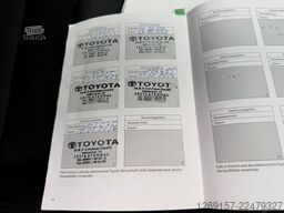 TOYOTA Hilux 2,4D Double Cab Comfort 4x4 Hardtop Autom.