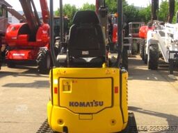 Komatsu PC 14 R - 3HS * 2x Löffel * * Vorführm.