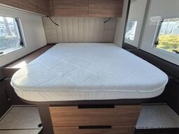 BÜRSTNER Signature SFT 7.4 180PS, 18, AHK, Markise