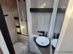 BÜRSTNER Signature SFT 7.4 180PS, 18, AHK, Markise