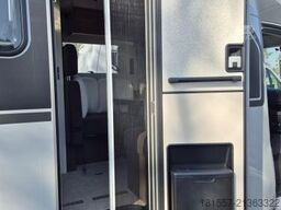 BÜRSTNER Signature SFT 7.4 180PS, 18, AHK, Markise