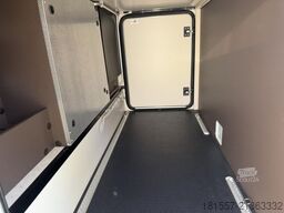 BÜRSTNER Signature SFT 7.0 180 PS, 18 Zoll, AHK, Markise