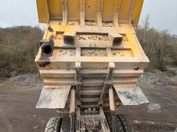 Komatsu HD405-7