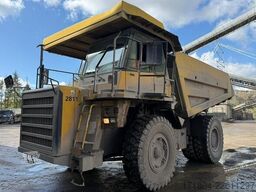 Komatsu HD325-7