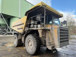 Komatsu HD325-7