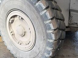 Komatsu HD325-7