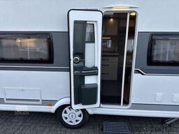 Hobby De Luxe 495 WFB Mover elektr. Stützen Heckbad