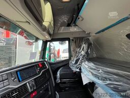 IVECO X-WAY 570 6x4 BL Kurzholz KRAN nach Wahl !!!
